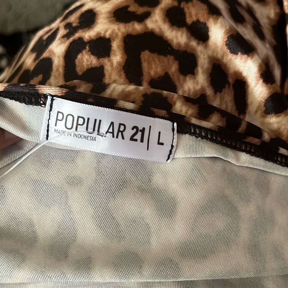 Satin Leopard Maxi - Picture 3 of 3